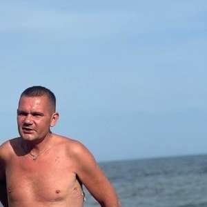 Илья , 48 лет