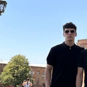 Sos , 20 лет