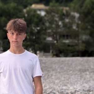 Андрей , 18 лет