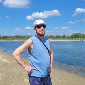 Денис , 44 года