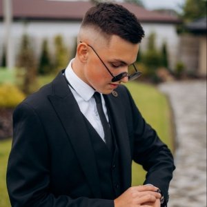 Максим , 19 лет