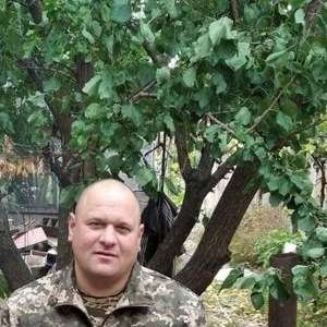 Роман , 44 года