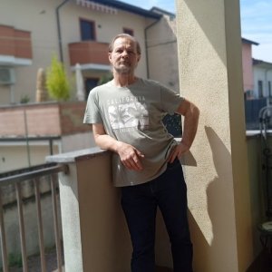 Ant , 64 года