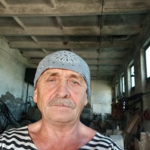 Виктор Виктоо, 67 лет
