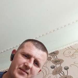 Ваня Паприку, 31 год