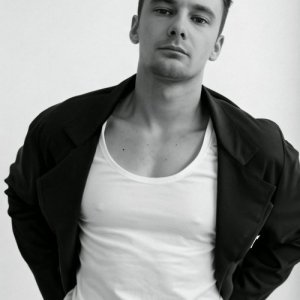 LunarEcho94 , 31 год