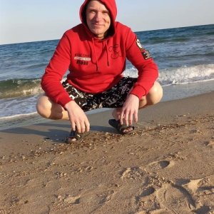 Валентин , 44 года