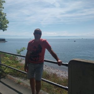 Анатолий , 45 лет