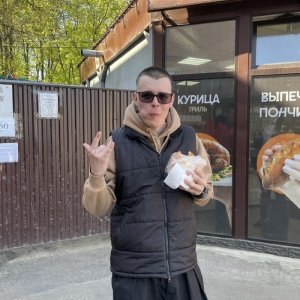 Саша , 21 год