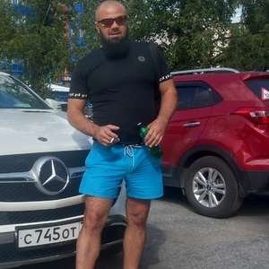 Валентин , 44 года