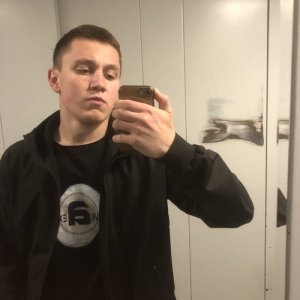Илья , 20 лет