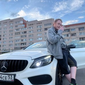 Анатолий , 28 лет