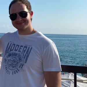 Артём , 25 лет