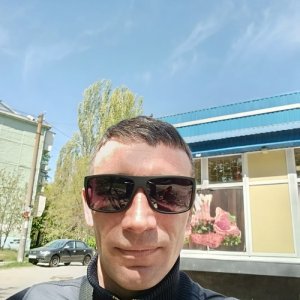 Максим , 40 лет