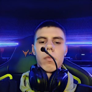 Виктор , 23 года