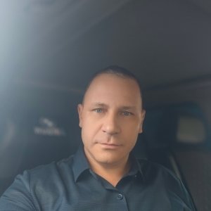 Ден В, 42 года