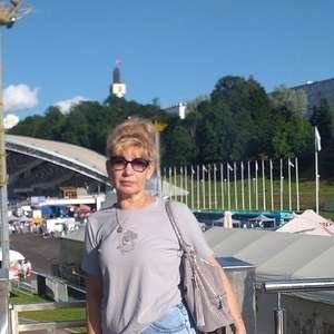 Elena , 62 года