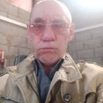 Акбар : 