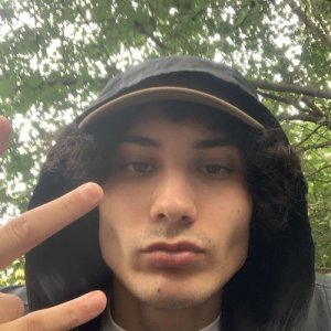 Leon Bagrovi, 19 лет