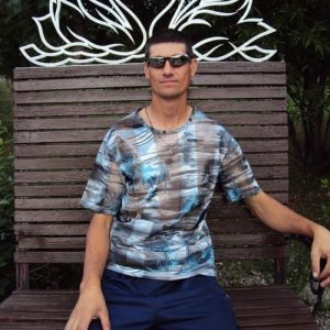 ЮРИЙ , 47 лет