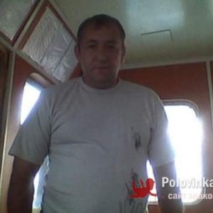 Юра Петров, 54 года