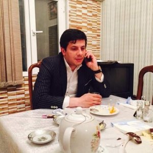 Ali , 44 года