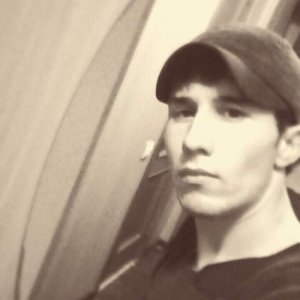 Ali , 32 года