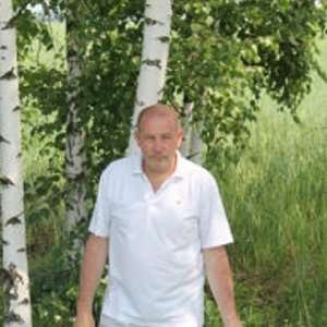 Виктор Воробьев, 64 года