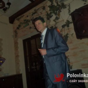 АЛЕКСАНДР Найлович, 62 года