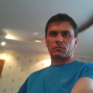 Aleksei , 45 лет