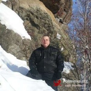 Ден , 52 года