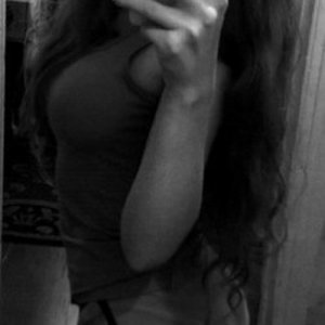 vebb VIKKI, 28 лет