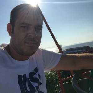 Руслан , 44 года