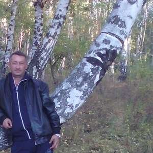 Олег , 49 лет